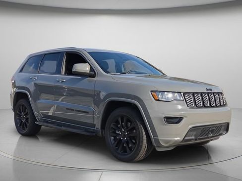Used 2021 Jeep Grand Cherokee Laredo X RWD image 9