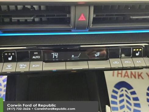 Used 2025 Toyota Prius AWD image 19