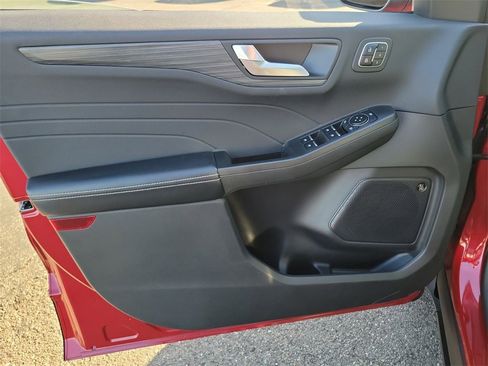 Used 2023 Ford Escape Platinum w/ Premium Technology Package image 22