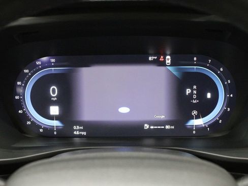 Used 2025 Volvo XC40 B5 Plus image 28