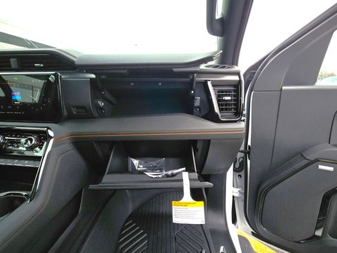 New 2026 GMC Sierra 1500 AT4 w/ AT4 Premium Package image 32