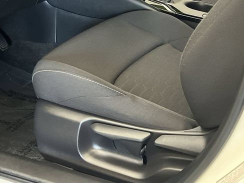 Used 2025 Toyota Corolla SE FWD image 13