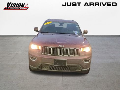 Used 2019 Jeep Grand Cherokee Laredo image 2