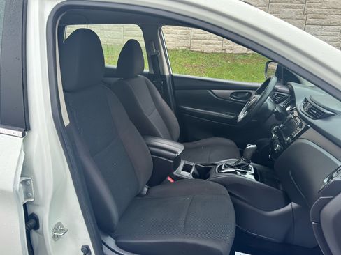 Used 2021 Nissan Rogue Sport S image 32