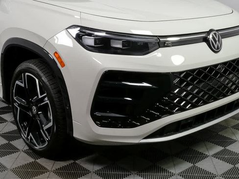 New 2026 Volkswagen Tiguan SEL R-Line AWD/4WD image 39