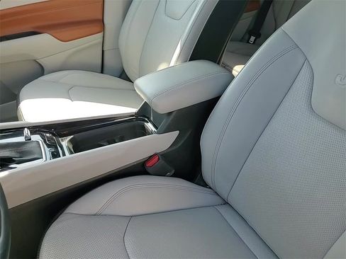 Used 2022 Jeep Compass Limited w/ Elite Group image 19