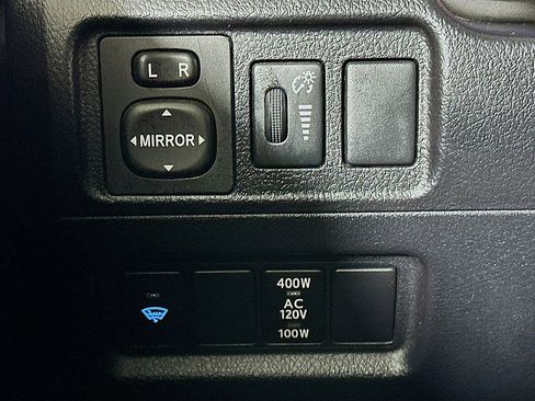 Used 2017 Toyota 4Runner SR5 Premium image 10