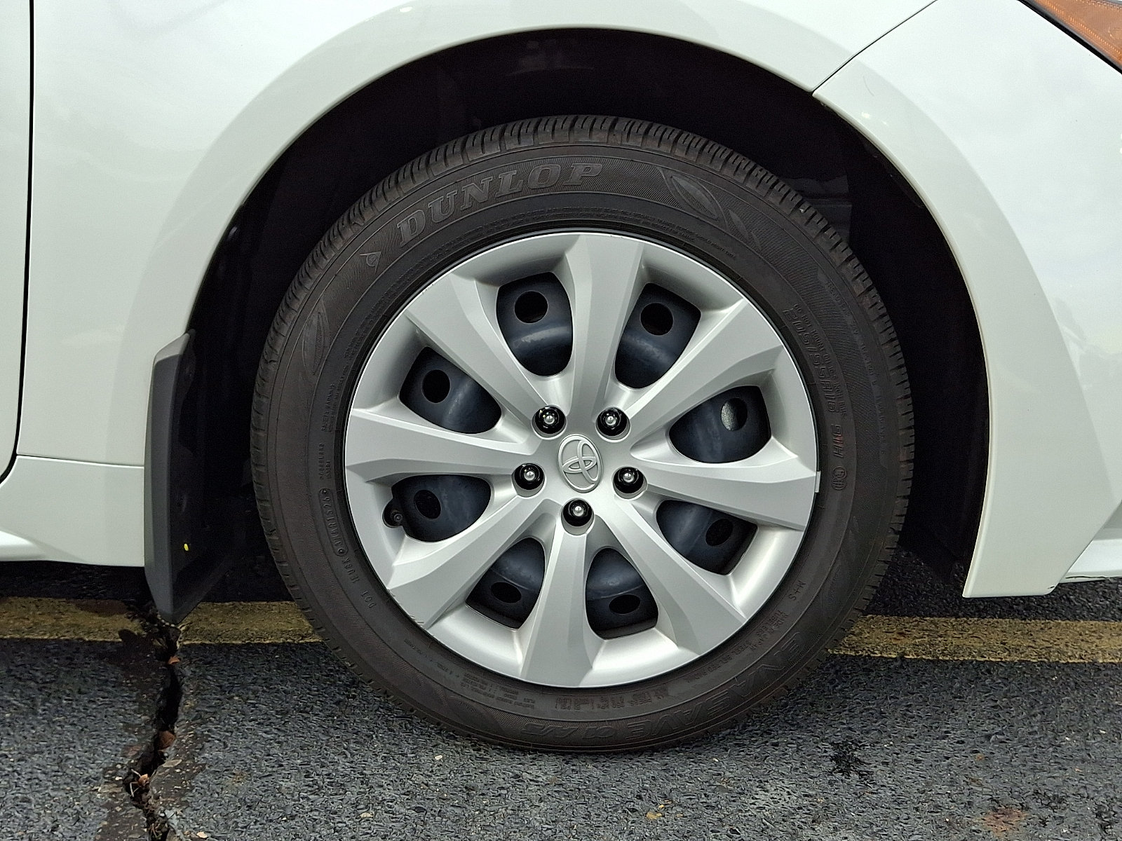 Used 2026 Toyota Corolla LE FWD image 8