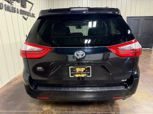 Used 2020 Toyota Sienna XLE FWD image 9