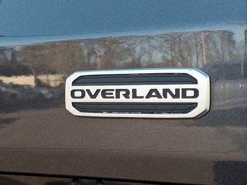 Used 2021 Jeep Gladiator Overland image 32