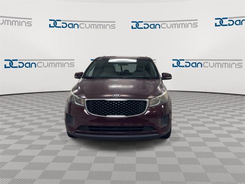 Used 2016 Kia Sedona LX image 3