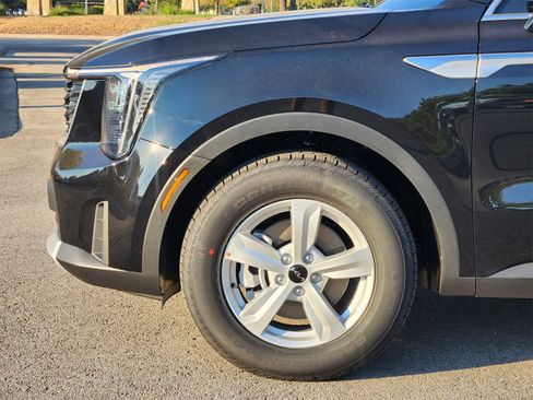 New 2026 Kia Sorento LX image 8