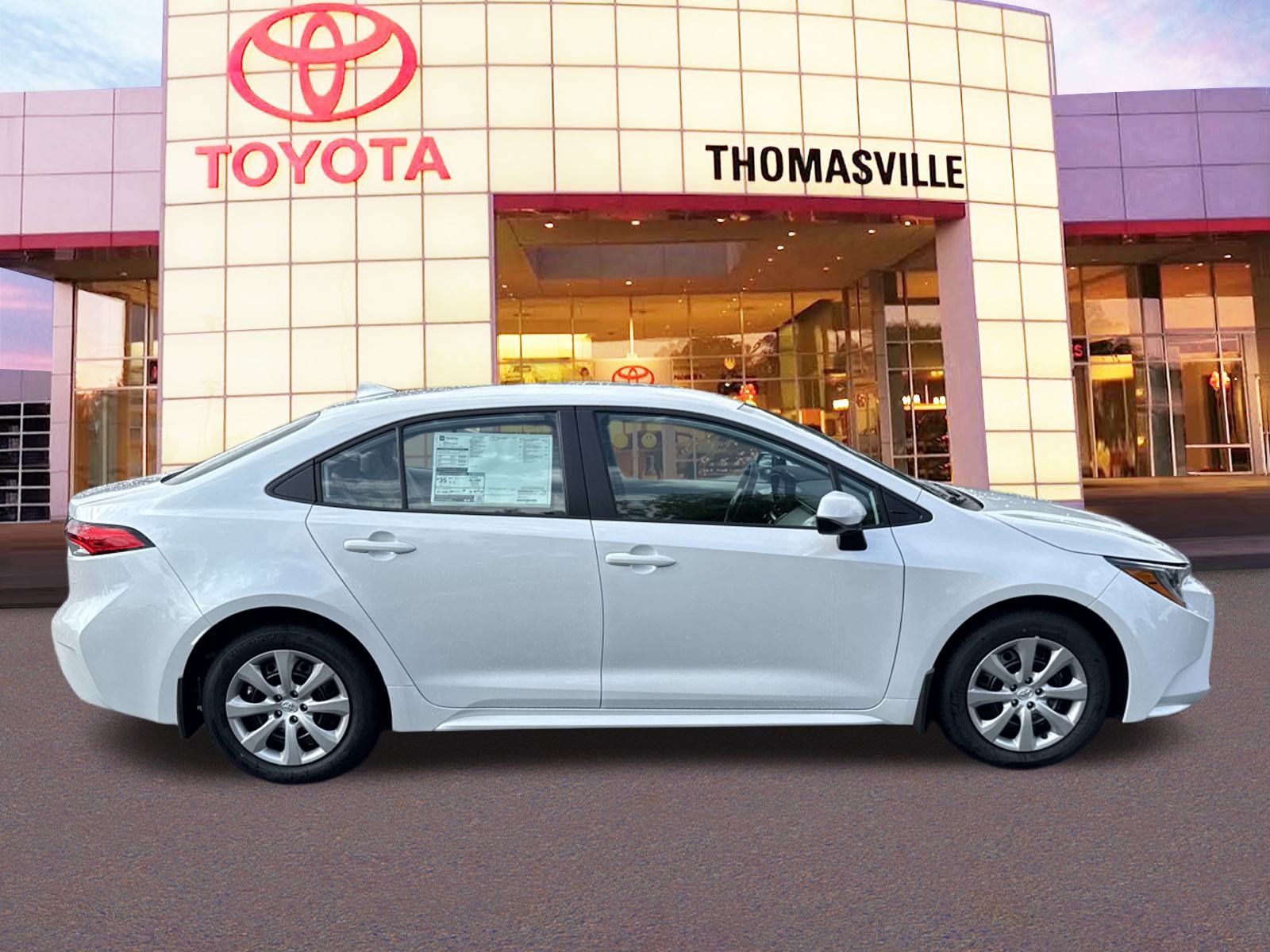 Used 2025 Toyota Corolla LE FWD image 4