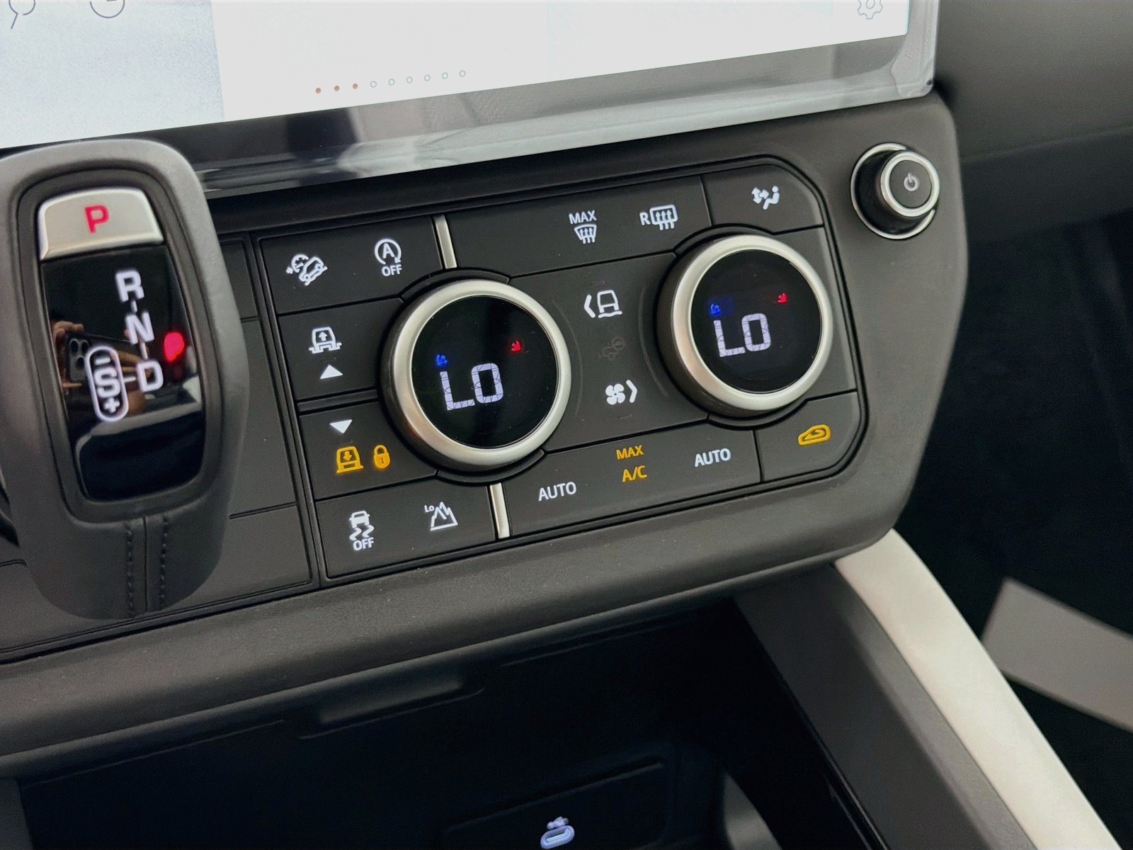New 2026 Land Rover Defender 110 S AWD/4WD image 15