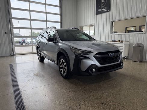 Used 2023 Subaru Outback Premium w/ Tech Package 1 AWD/4WD image 6