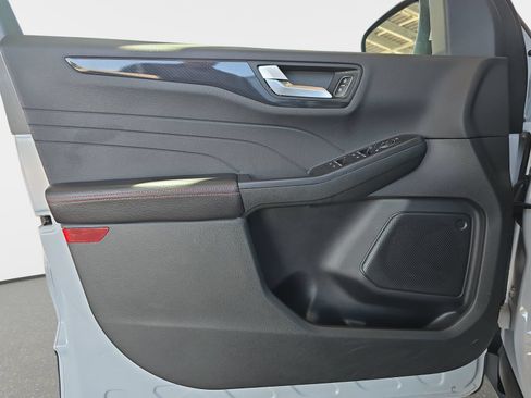 Used 2025 Ford Escape ST-Line Select AWD/4WD image 27
