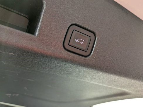 Certified 2025 GMC Acadia Elevation image 13