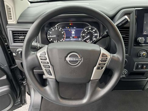 Used 2024 Nissan Titan SV image 18