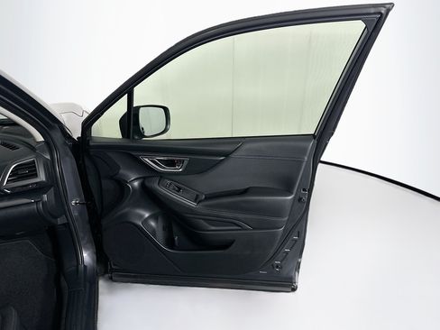 Used 2022 Subaru Forester Premium AWD/4WD image 31