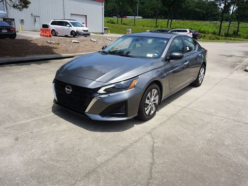 Used 2024 Nissan Altima 2.5 S FWD image 22