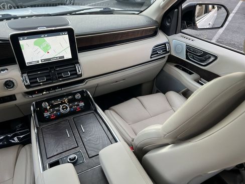 Used 2021 Lincoln Navigator Reserve w/ Luxury Package image 33