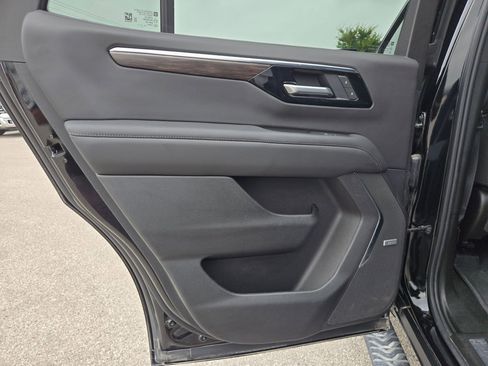 Certified 2025 Chevrolet Tahoe Z71 w/ Comfort Package AWD/4WD image 14