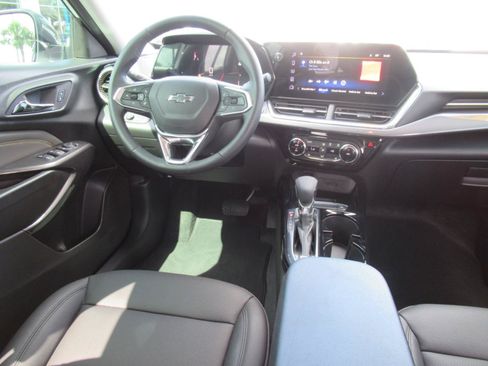 Used 2025 Chevrolet Trax ACTIV w/ Driver Confidence Package FWD image 14