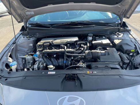Used 2025 Hyundai Elantra SEL image 31