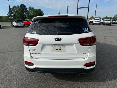 Used 2020 Kia Sorento LX image 7