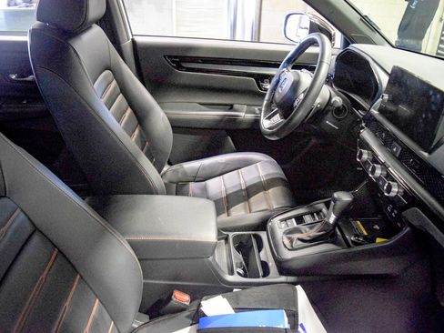 Used 2024 Honda CR-V Sport Touring image 6