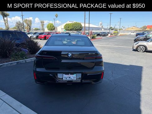 Used 2026 BMW i7 xDrive60 w/ M Sport Package RWD image 8