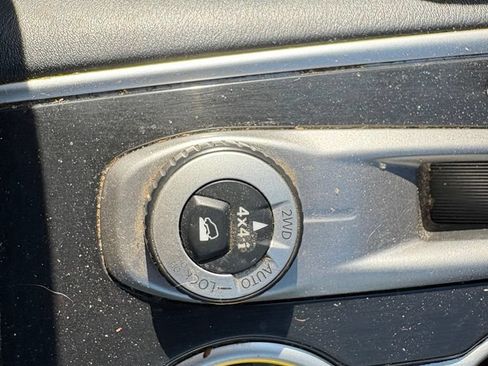 Used 2020 Nissan Pathfinder S AWD/4WD image 19