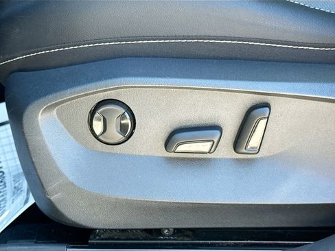 Used 2022 Volkswagen Taos SEL AWD/4WD image 23
