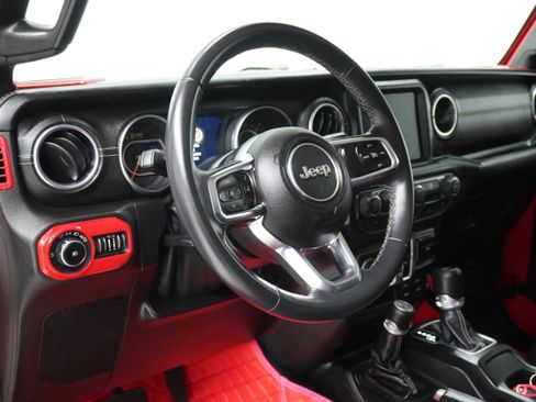 Used 2018 Jeep Wrangler Unlimited Sahara image 11