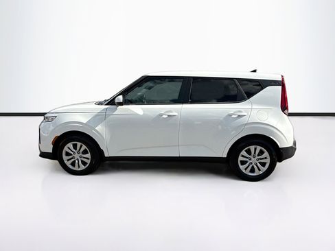 Used 2022 Kia Soul LX image 6
