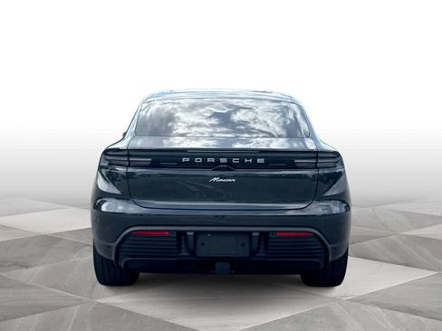 Used 2025 Porsche Macan Electric RWD image 7