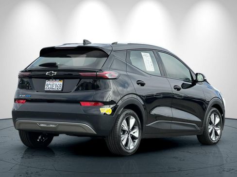 Used 2022 Chevrolet Bolt EUV LT w/ Convenience Package image 4