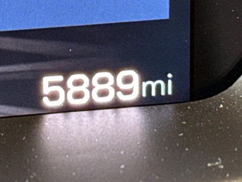 Used 2024 GMC Canyon AT4X image 21