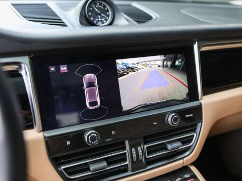 Certified 2023 Porsche Macan AWD/4WD image 24