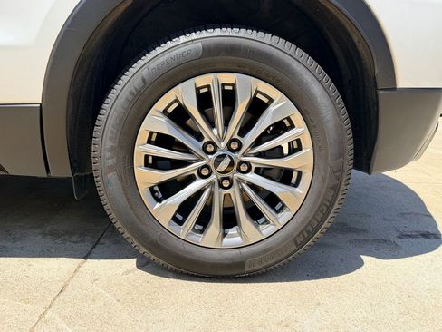 Used 2024 Cadillac XT4 Premium Luxury w/ Active Safety Package AWD/4WD image 8