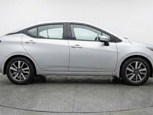 Used 2025 Nissan Versa SV image 11
