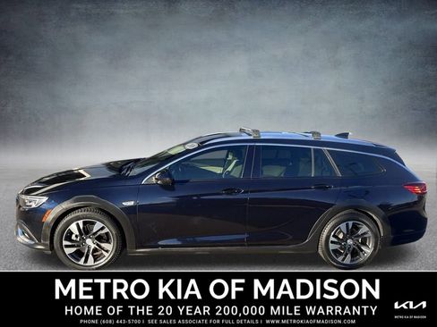 Used 2018 Buick Regal Preferred w/ Sights and Sounds Package image 9