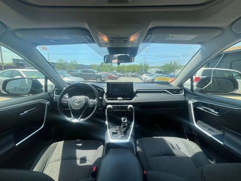 Used 2020 Toyota RAV4 XLE w/ Convenience Package AWD/4WD image 17