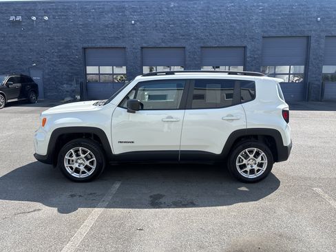 Used 2023 Jeep Renegade Latitude w/ Premium Group AWD/4WD image 17