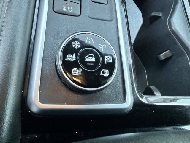 Used 2025 Nissan Pathfinder SV AWD/4WD image 28