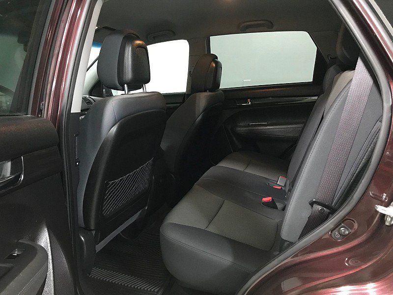 Used 2013 Kia Sorento LX w/ Value Pkg FWD image 19