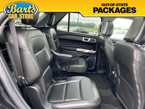 Used 2021 Ford Explorer XLT w/ Equipment Group 202A AWD/4WD image 13