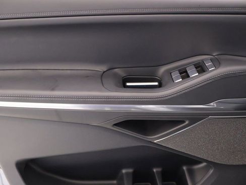 New 2025 Lincoln Navigator Reserve w/ Jet Appearance Package AWD/4WD image 17