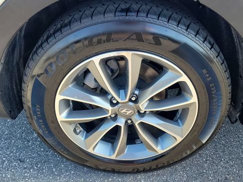 Used 2018 Hyundai Santa Fe SE FWD image 5