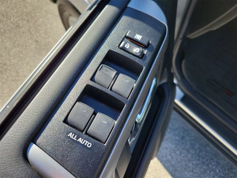 Used 2022 Toyota 4Runner SR5 image 13